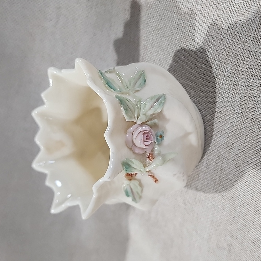 Belleek Flower Pot Ivory Irish Parian Pink Flowers Swirl Shell